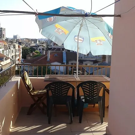 Panorama Apartment *